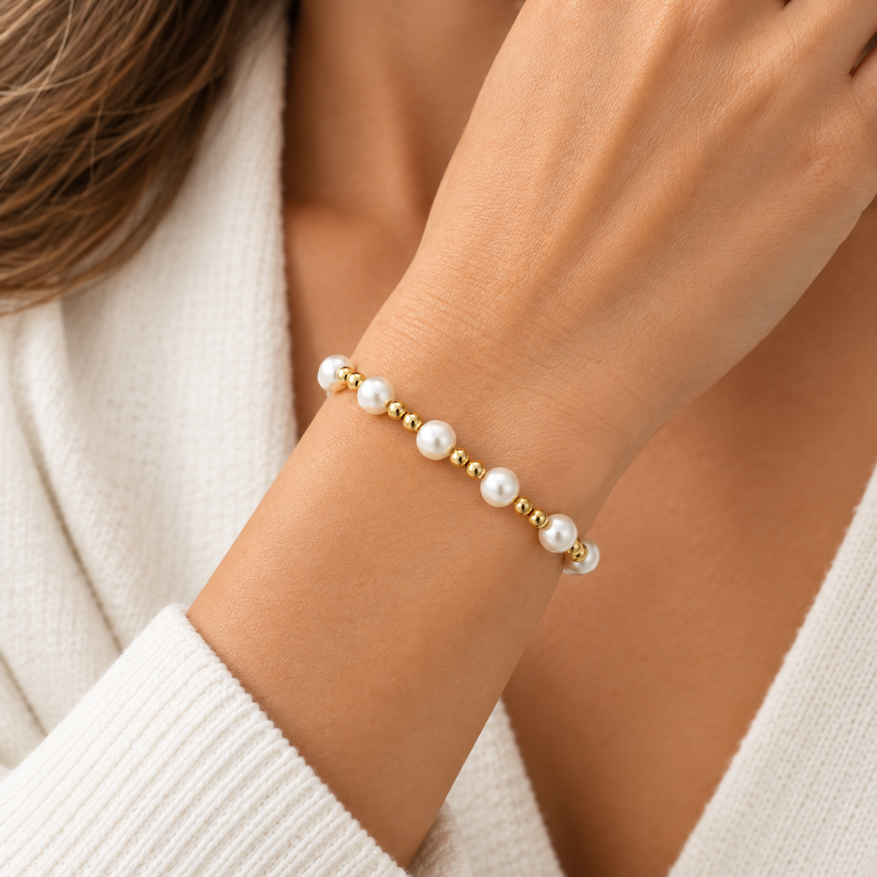 7.0" 8.0mm White Crafted Pearl and 4.0mm Bead Stretchy Bracelet